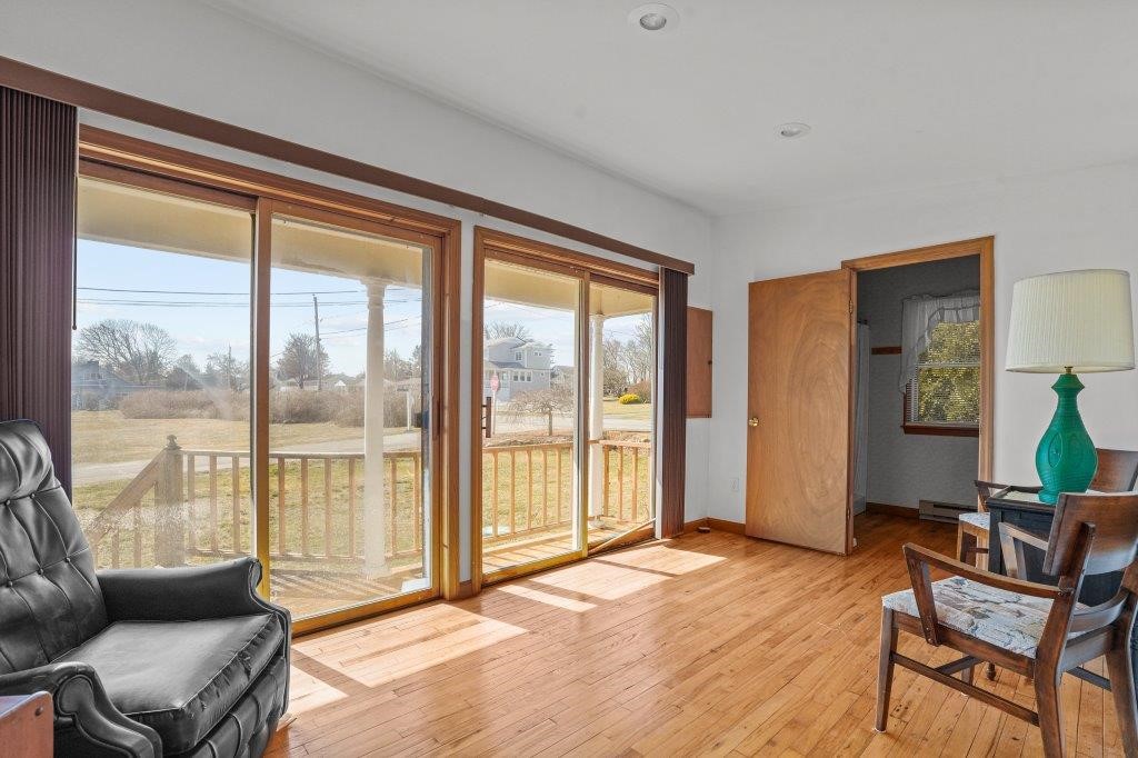4 Lagoon Avenue