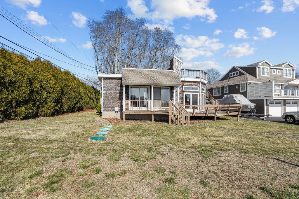 4 Lagoon Avenue