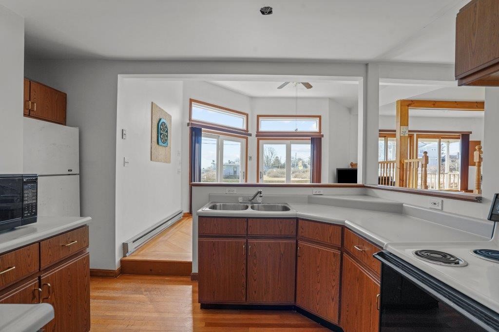 4 Lagoon Avenue