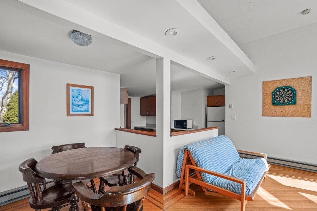 4 Lagoon Avenue