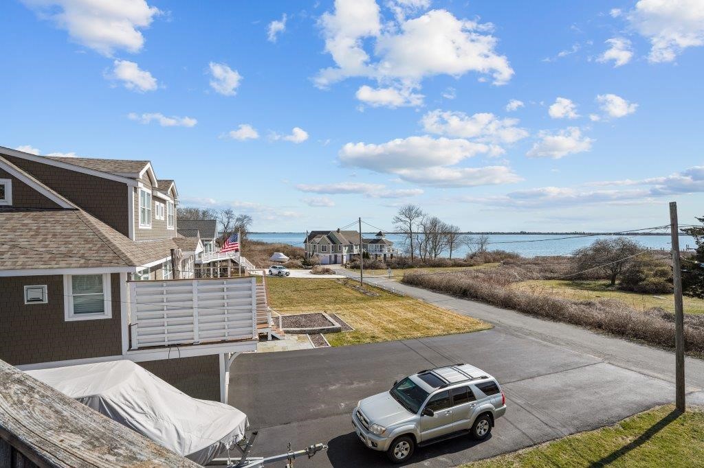 4 Lagoon Avenue
