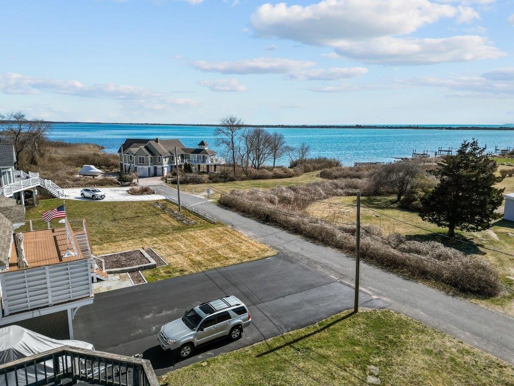 4 Lagoon Avenue