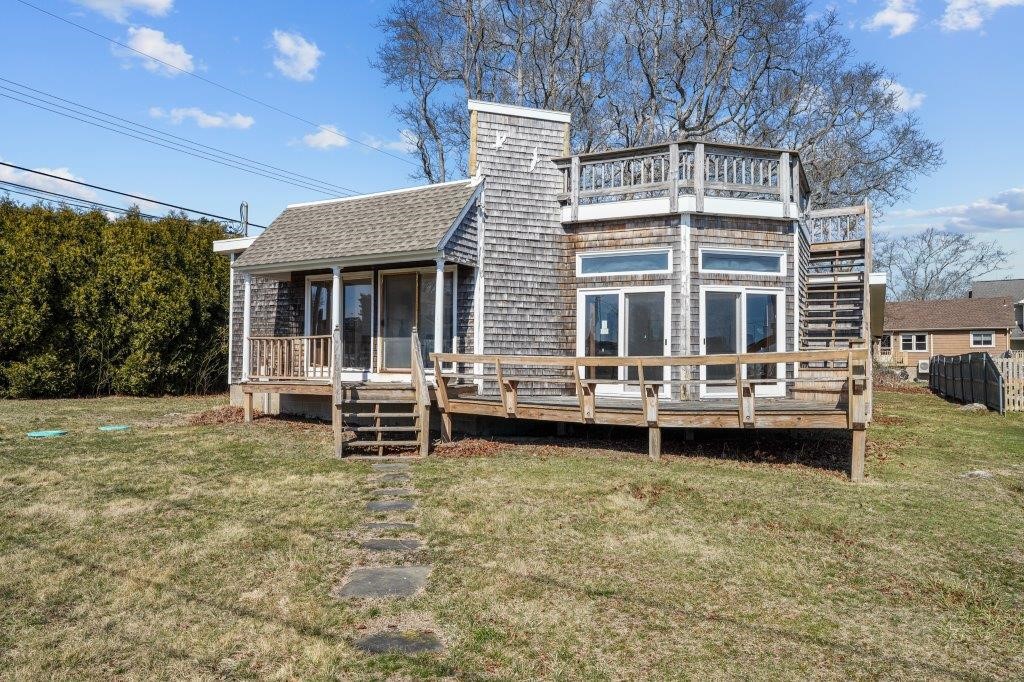 4 Lagoon Avenue