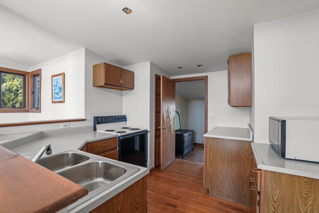 4 Lagoon Avenue