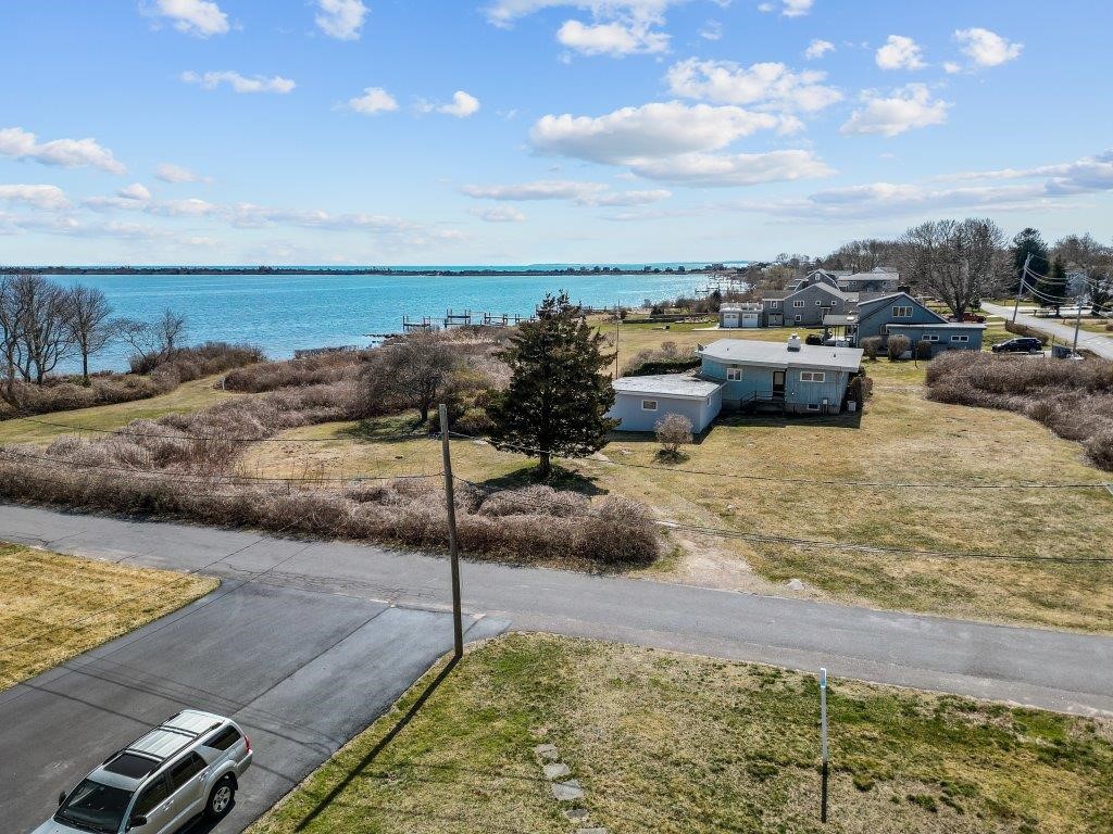 4 Lagoon Avenue