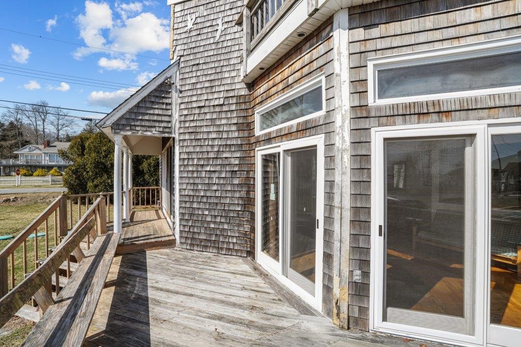 4 Lagoon Avenue