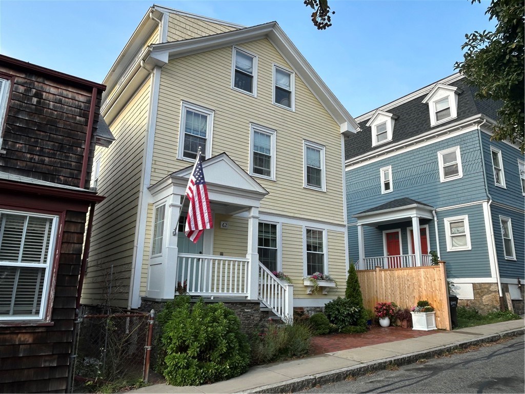 62 Dixon Street 1