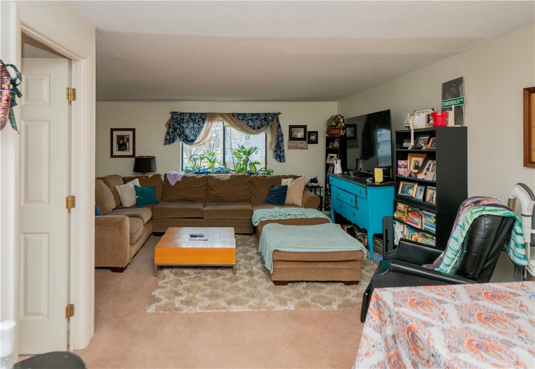 66 Girard Avenue 324