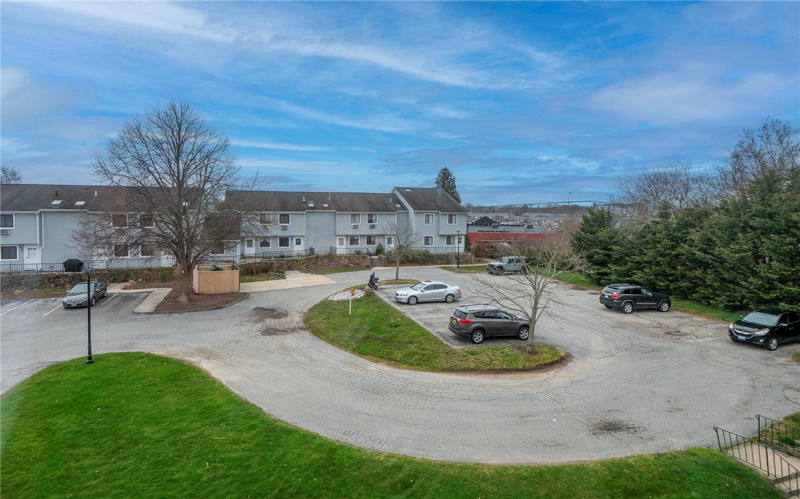 66 Girard Avenue 324