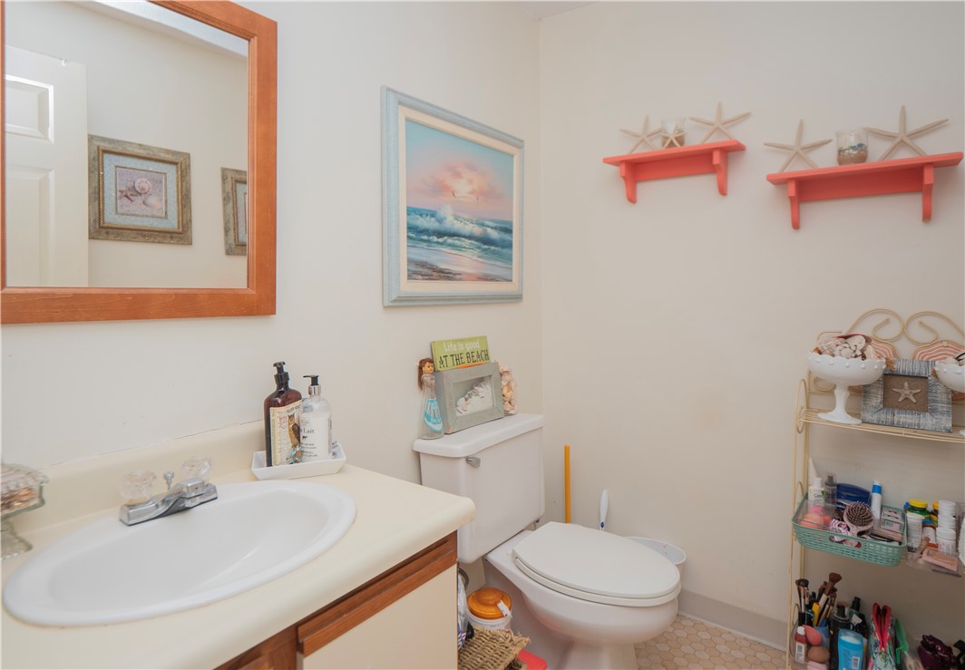 66 Girard Avenue 324