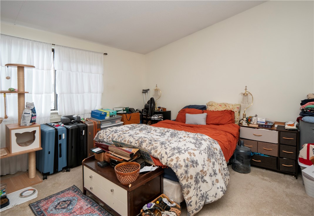 66 Girard Avenue 324