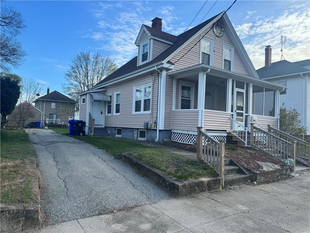 132 W Lawn Avenue