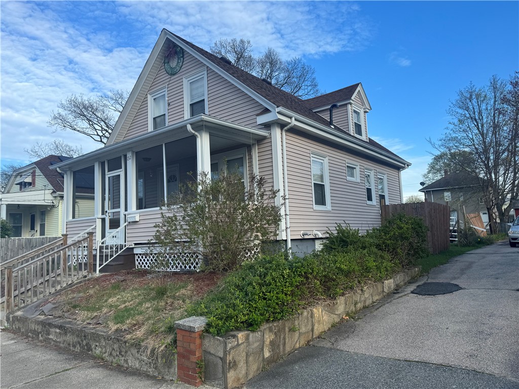 132 W Lawn Avenue