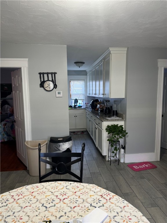 132 W Lawn Avenue