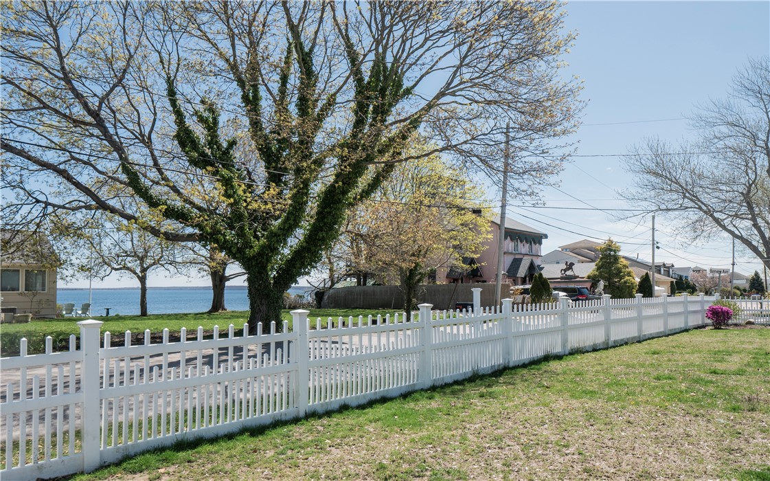 94 Narragansett Street