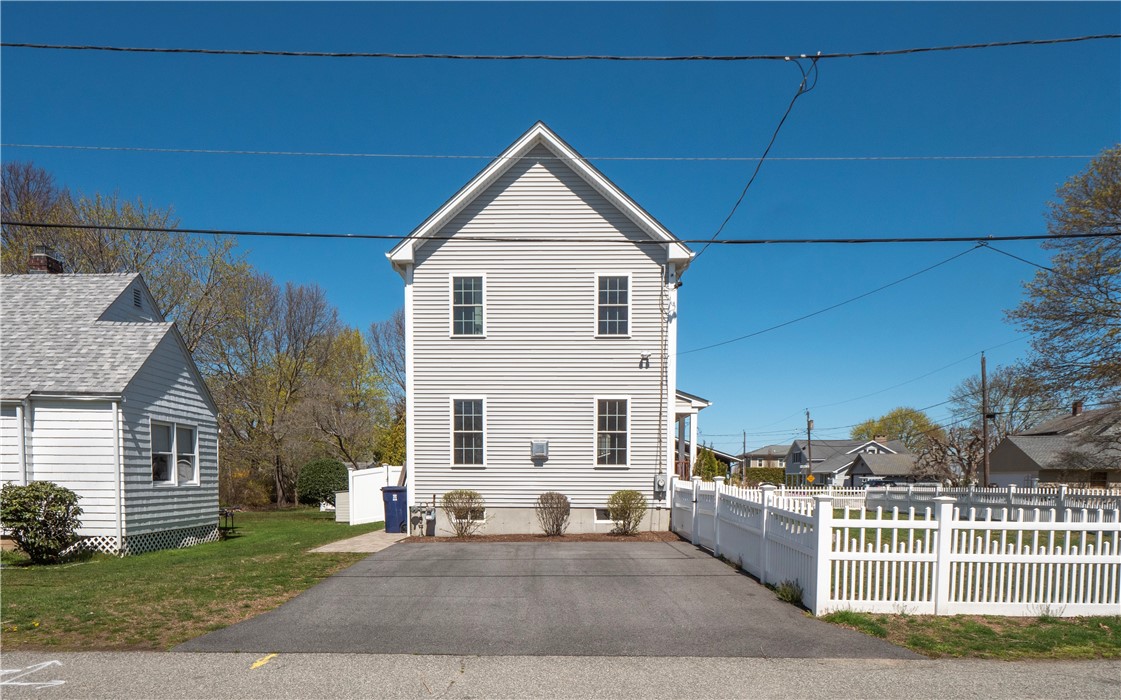 94 Narragansett Street