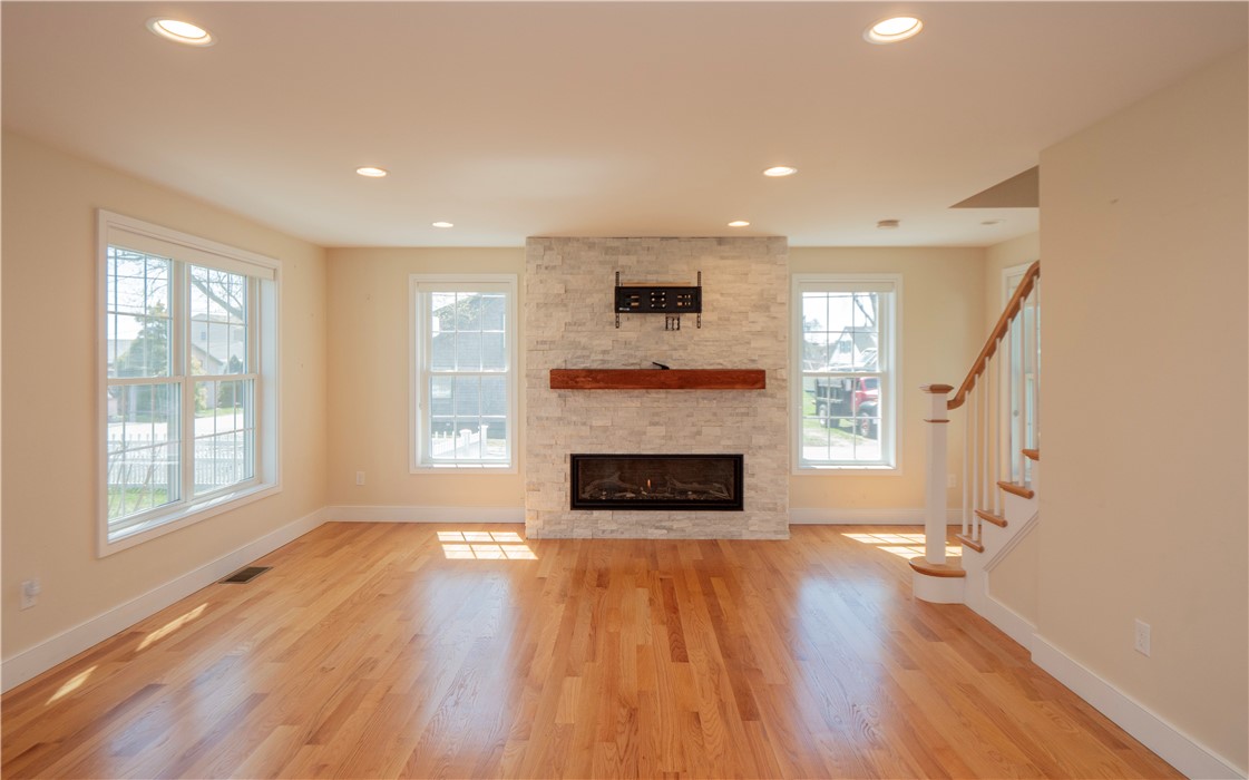 94 Narragansett Street