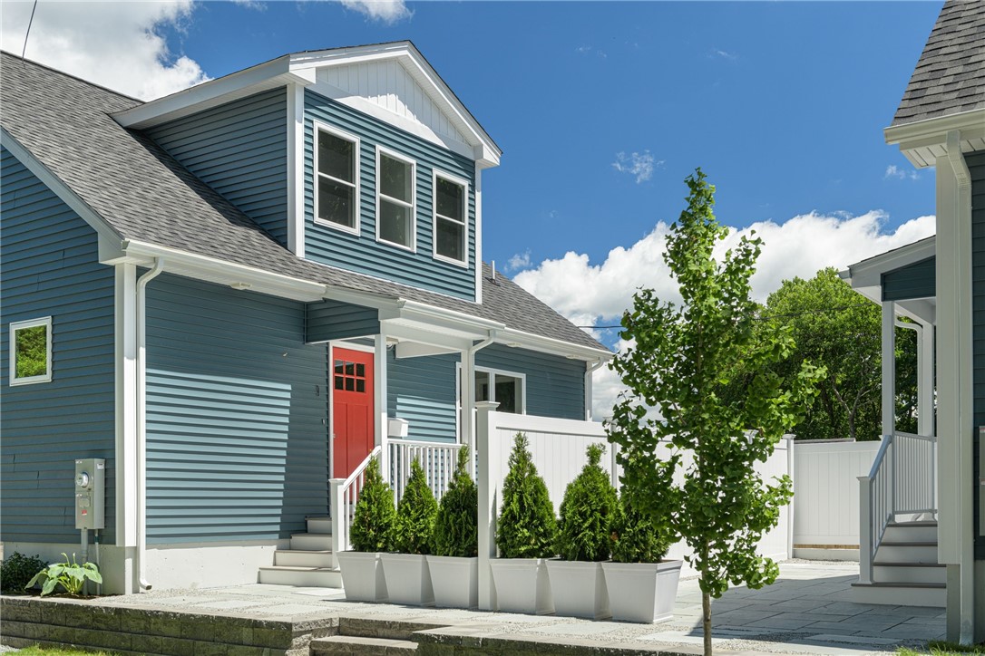 1 Coggeshall Avenue
