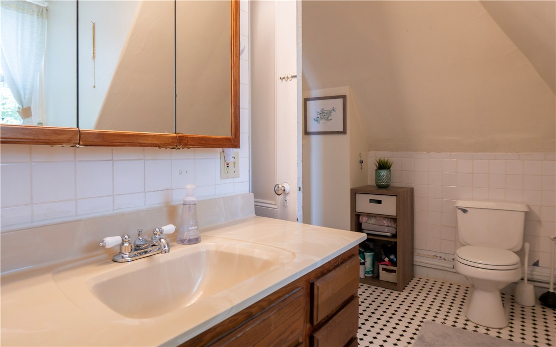 8 Cottage Street 6