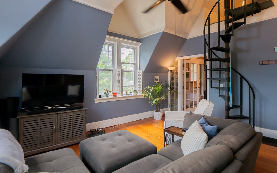 8 Cottage Street 6