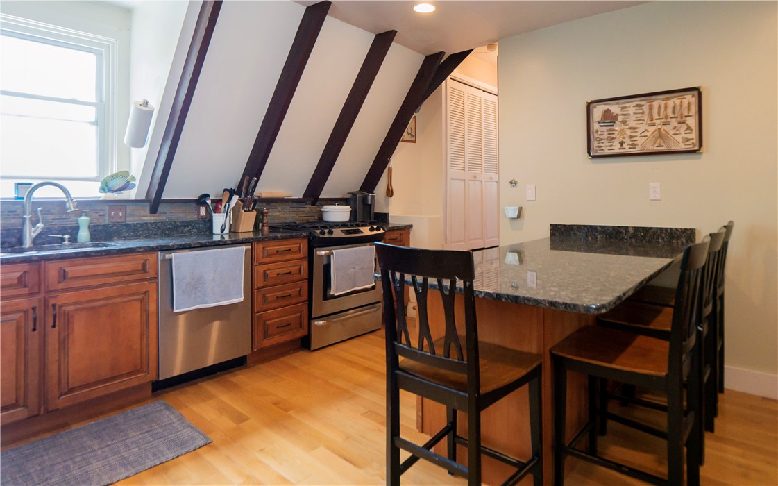 8 Cottage Street 6