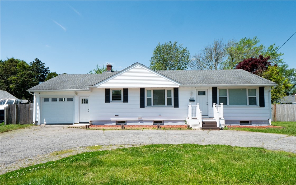 1560 West Main Road
