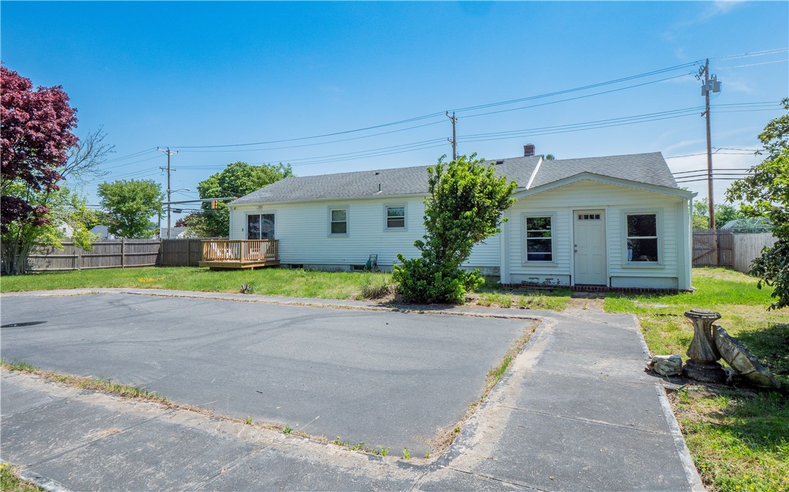 1560 West Main Road