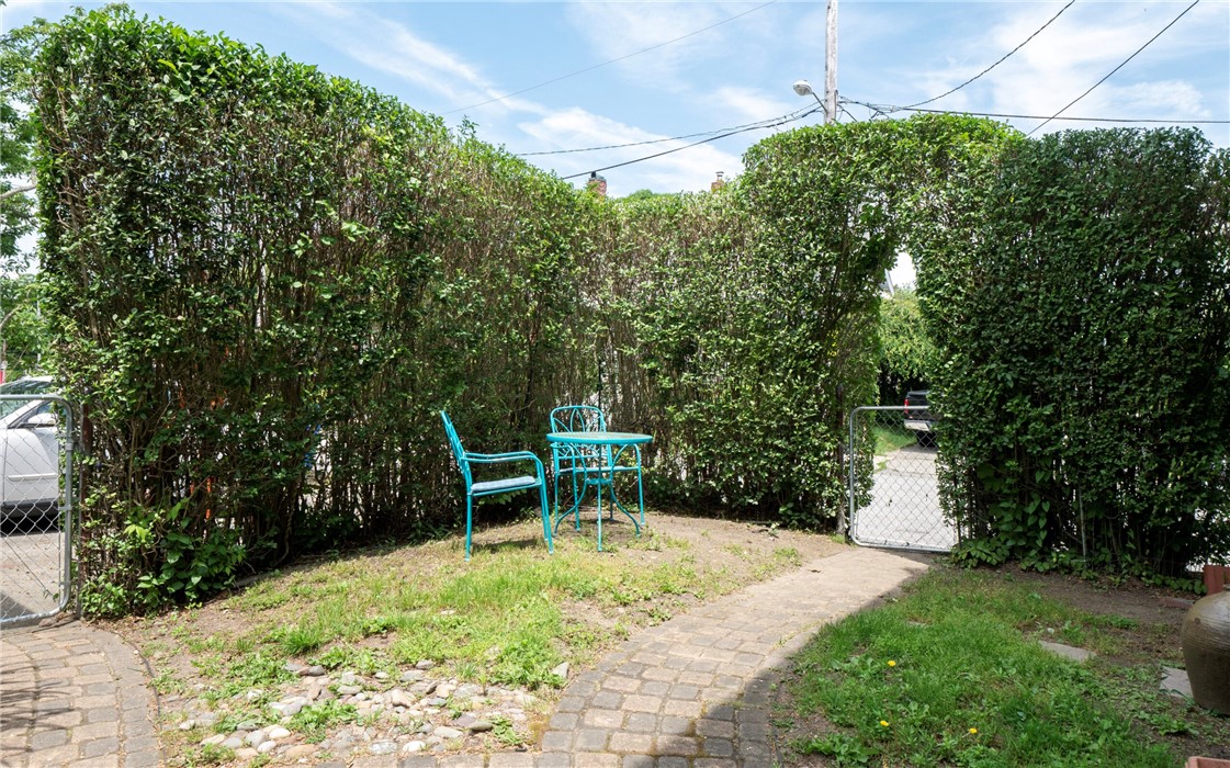 446 Broadway B