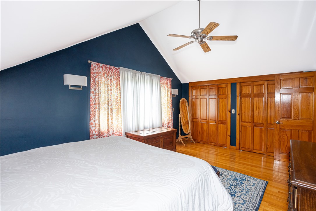 1049 Wapping Road