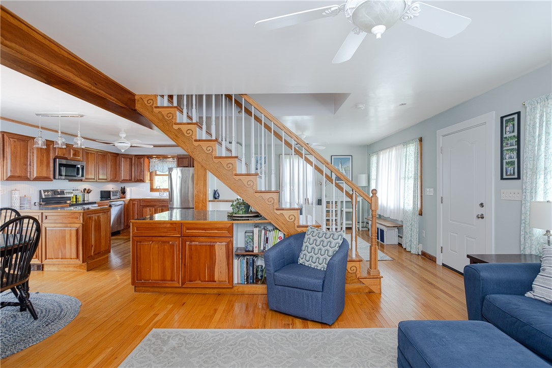 1049 Wapping Road