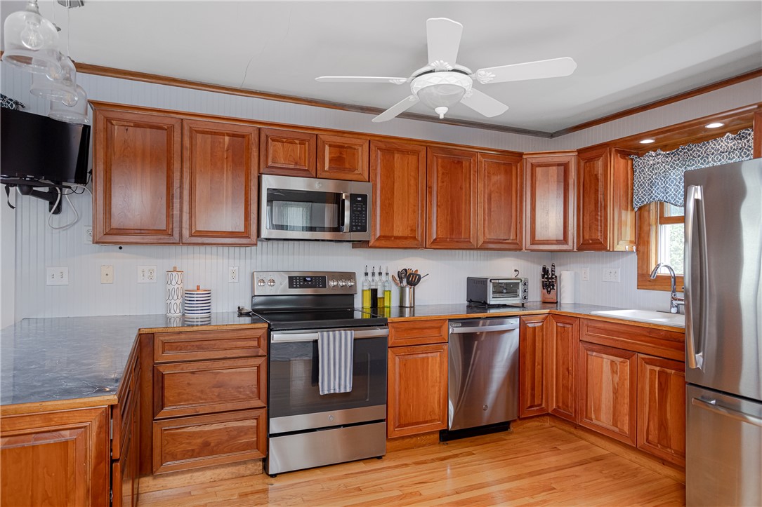 1049 Wapping Road