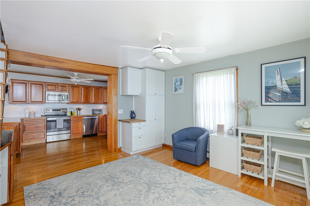 1049 Wapping Road