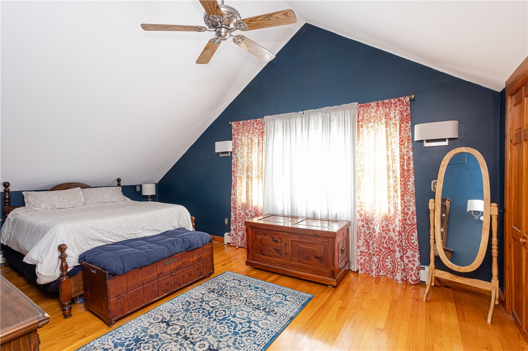 1049 Wapping Road