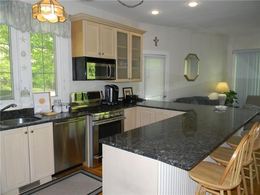 446 Bellevue Avenue 3