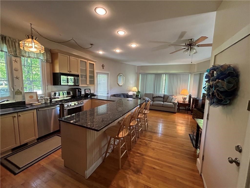 446 Bellevue Avenue 3