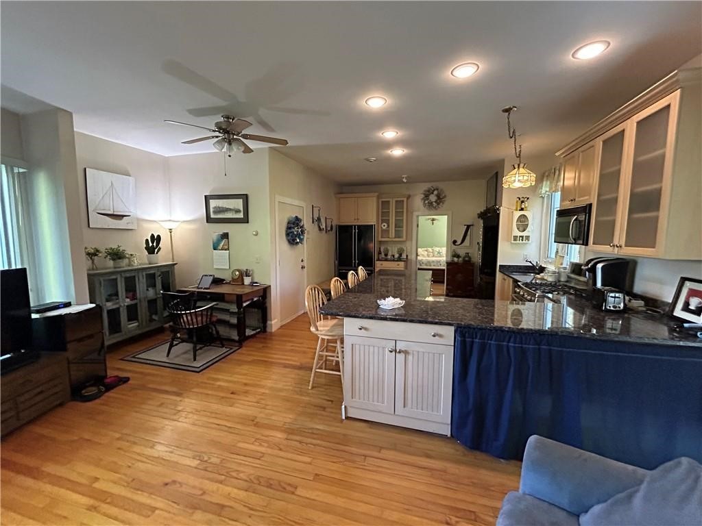 446 Bellevue Avenue 3