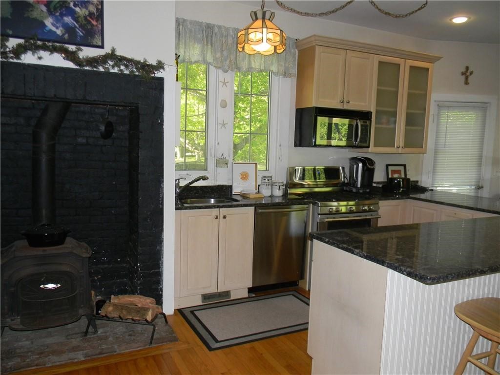 446 Bellevue Avenue 3