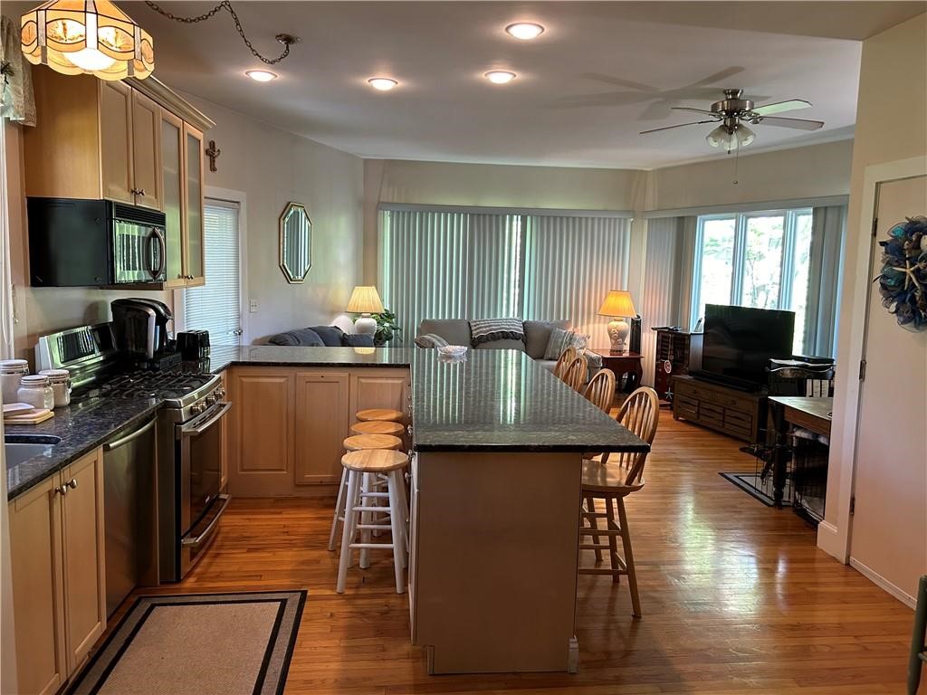 446 Bellevue Avenue 3