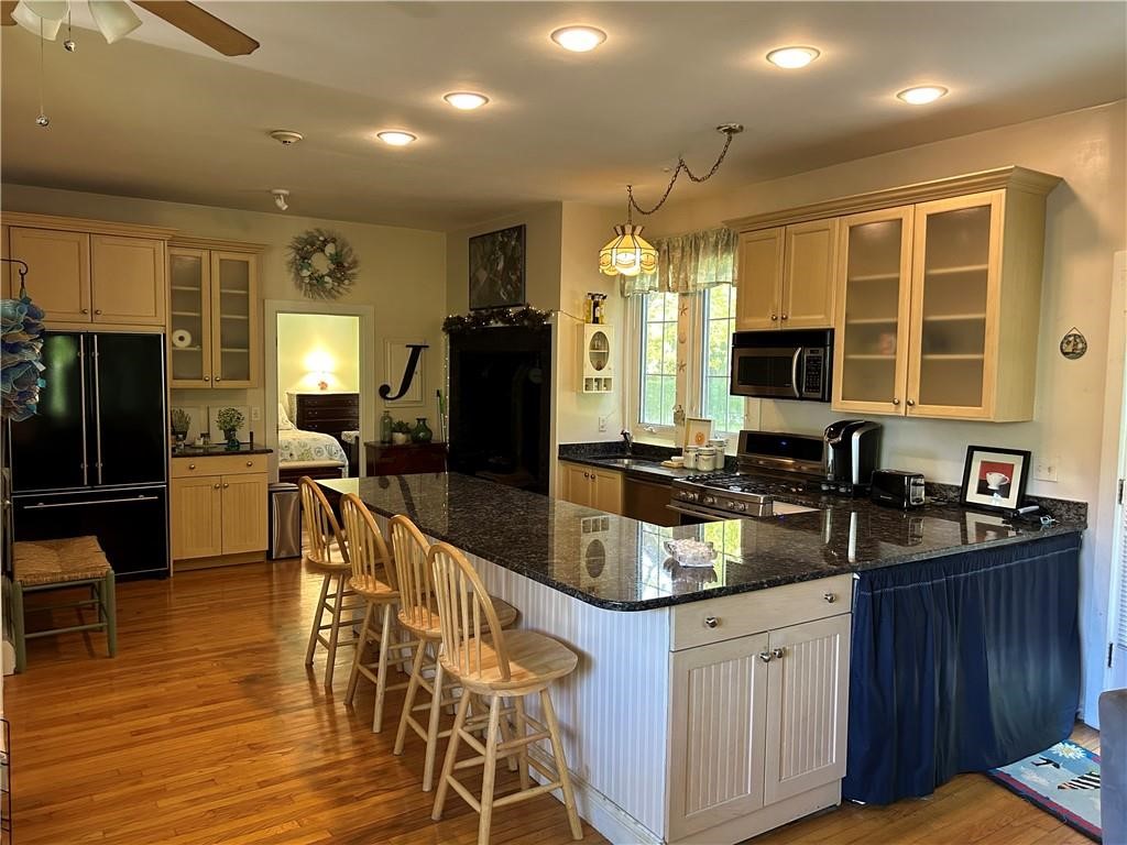446 Bellevue Avenue 3