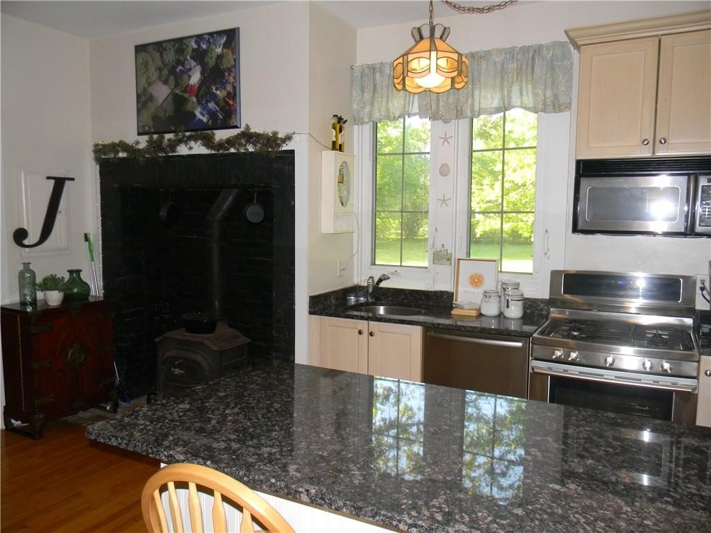 446 Bellevue Avenue 3