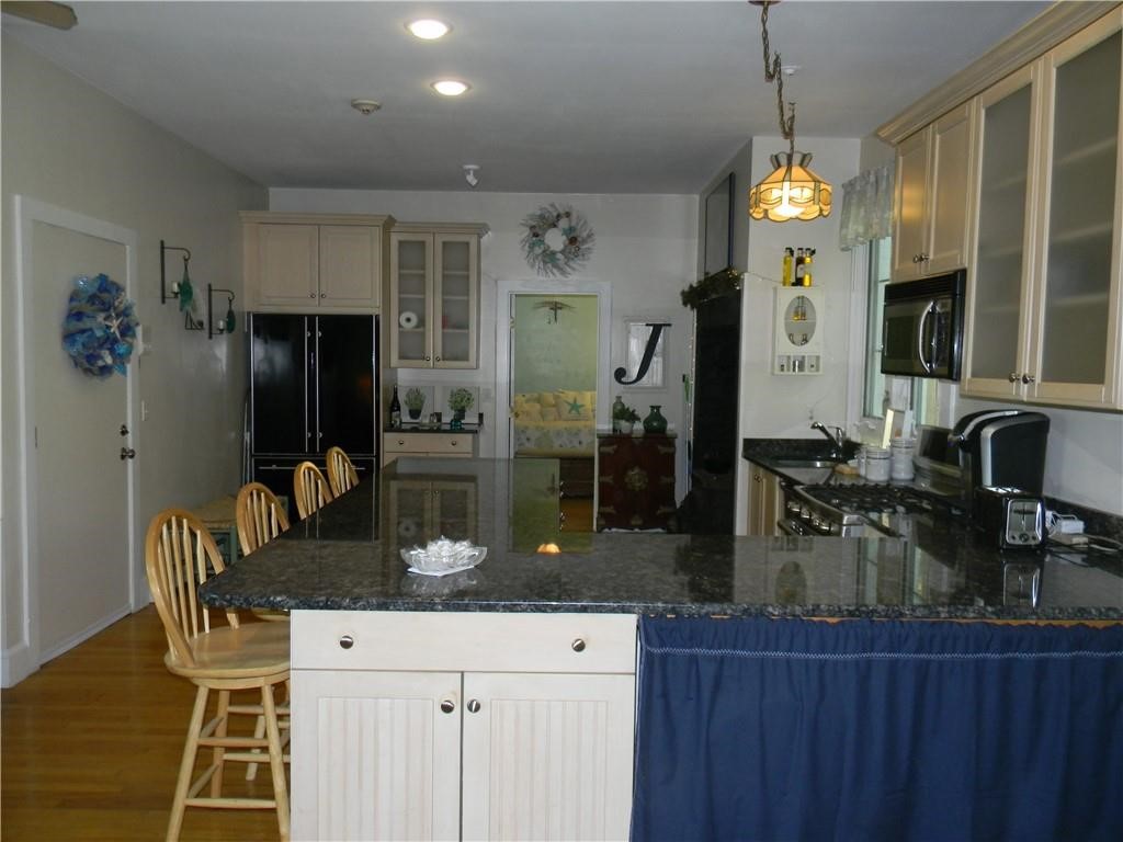 446 Bellevue Avenue 3