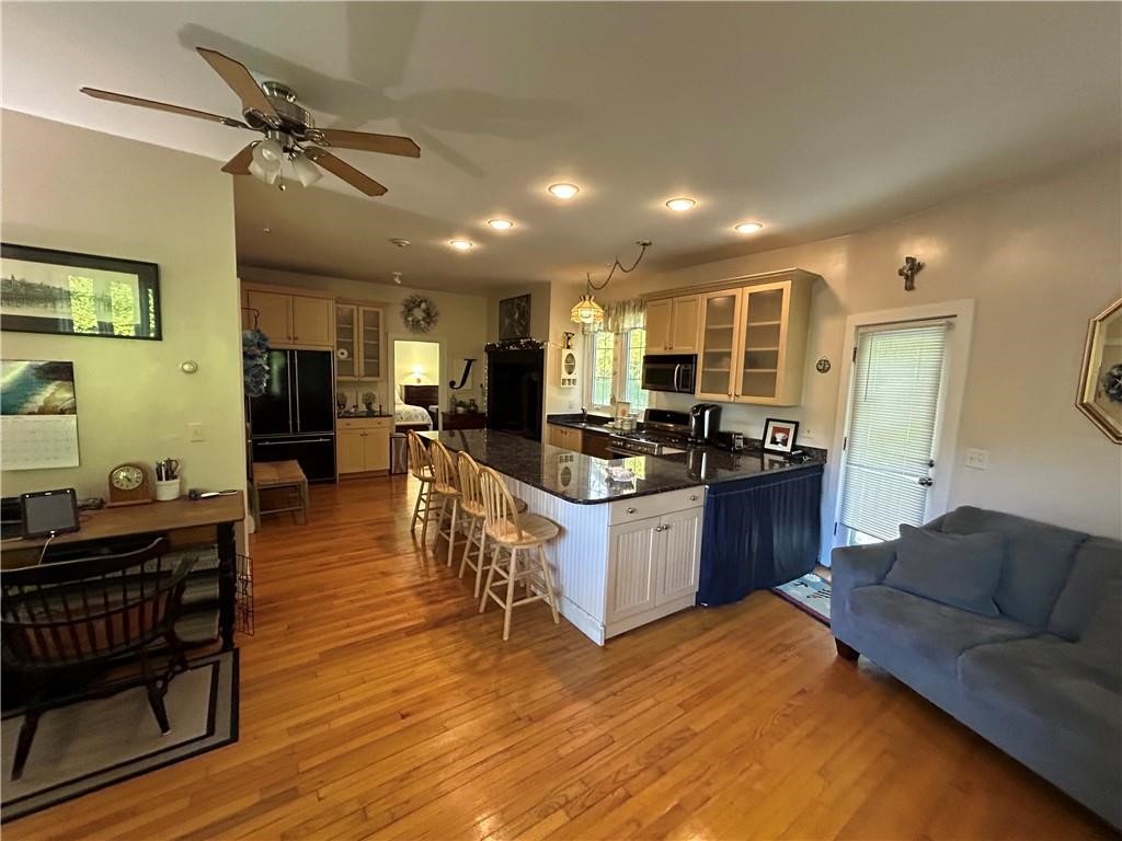 446 Bellevue Avenue 3