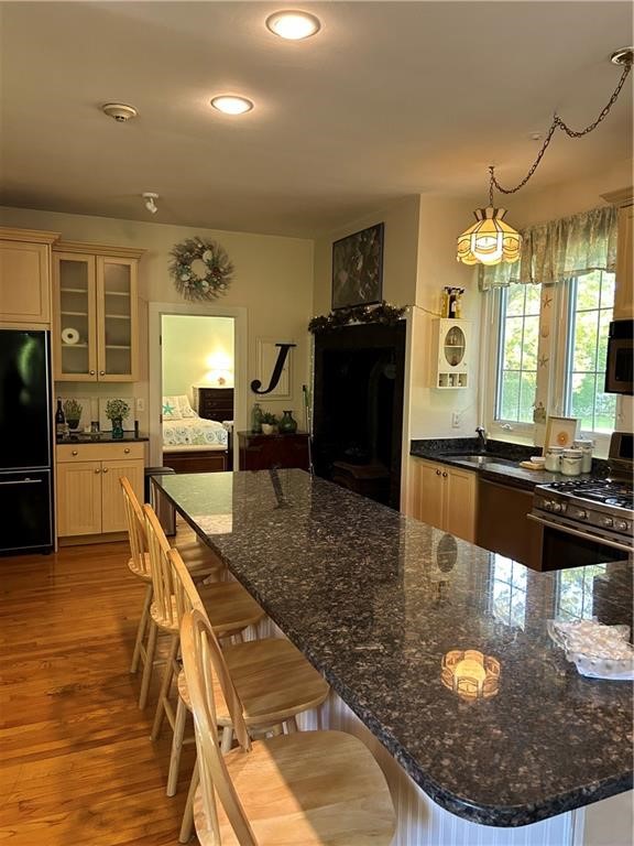 446 Bellevue Avenue 3