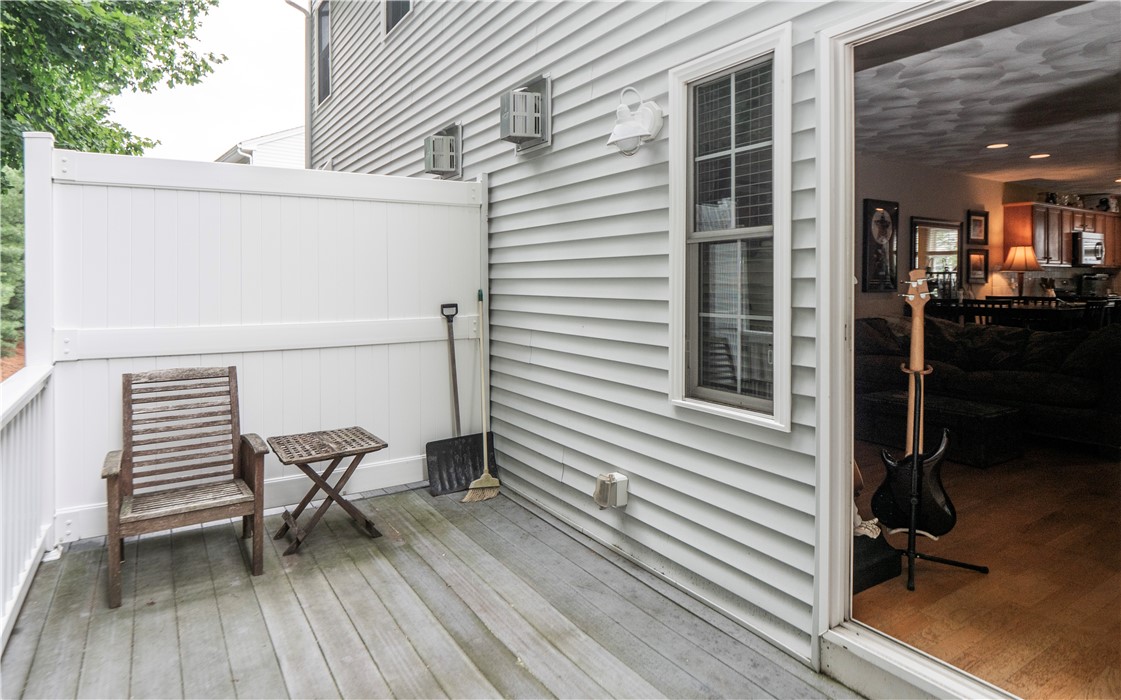 881 Greenwich Avenue 26