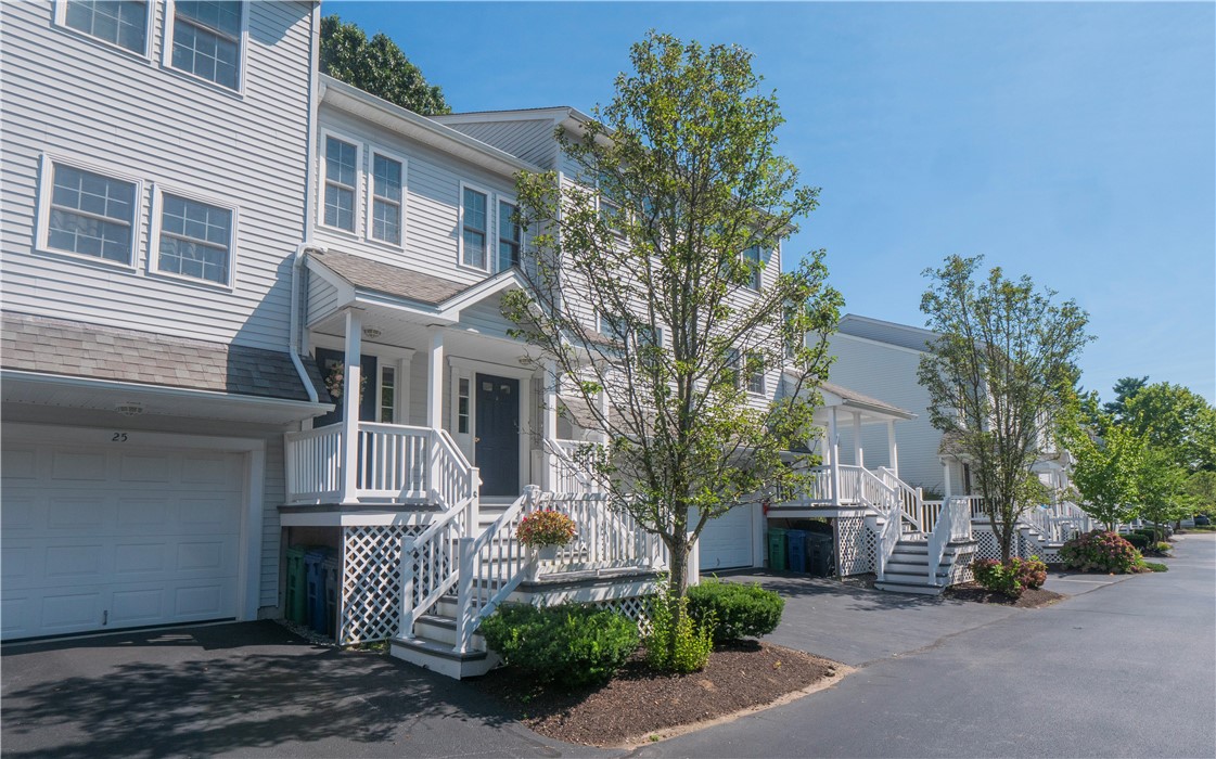 881 Greenwich Avenue 26