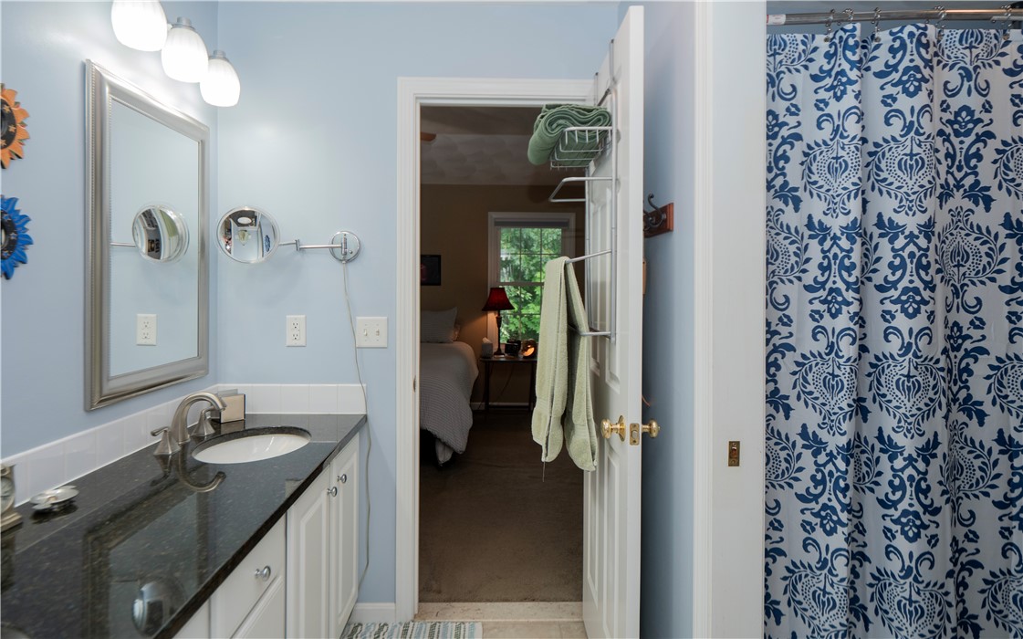 881 Greenwich Avenue 26