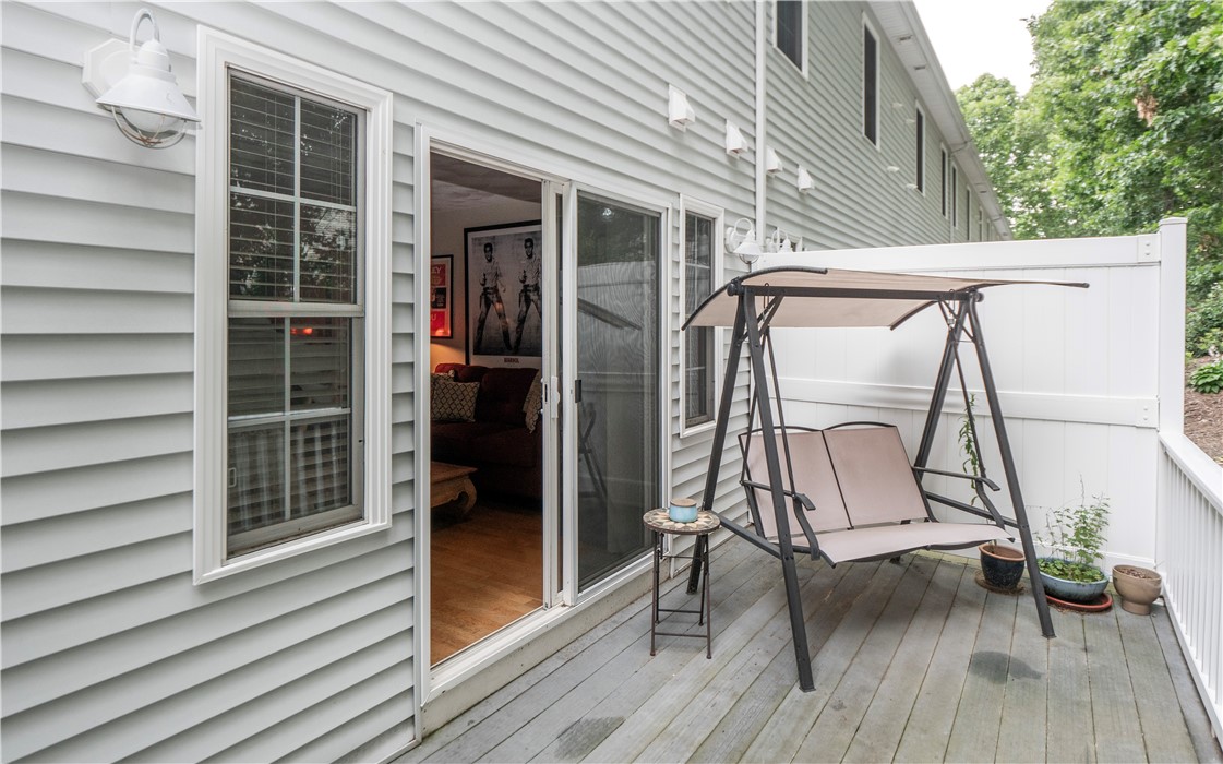 881 Greenwich Avenue 26