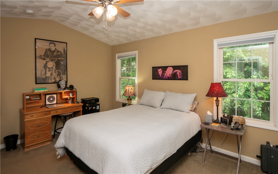 881 Greenwich Avenue 26