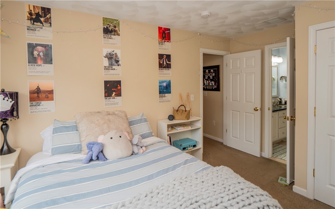 881 Greenwich Avenue 26