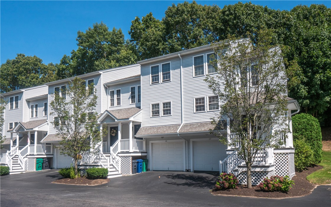 881 Greenwich Avenue 26